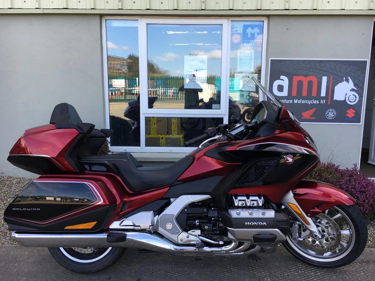 2018 HONDA GOLDWING DCT AT AMI - Image 1