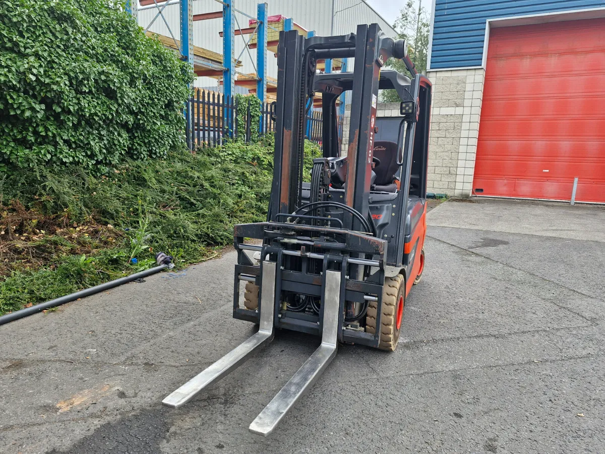 Linde E20-01 Forklift_2015 (8441 h) - Image 4