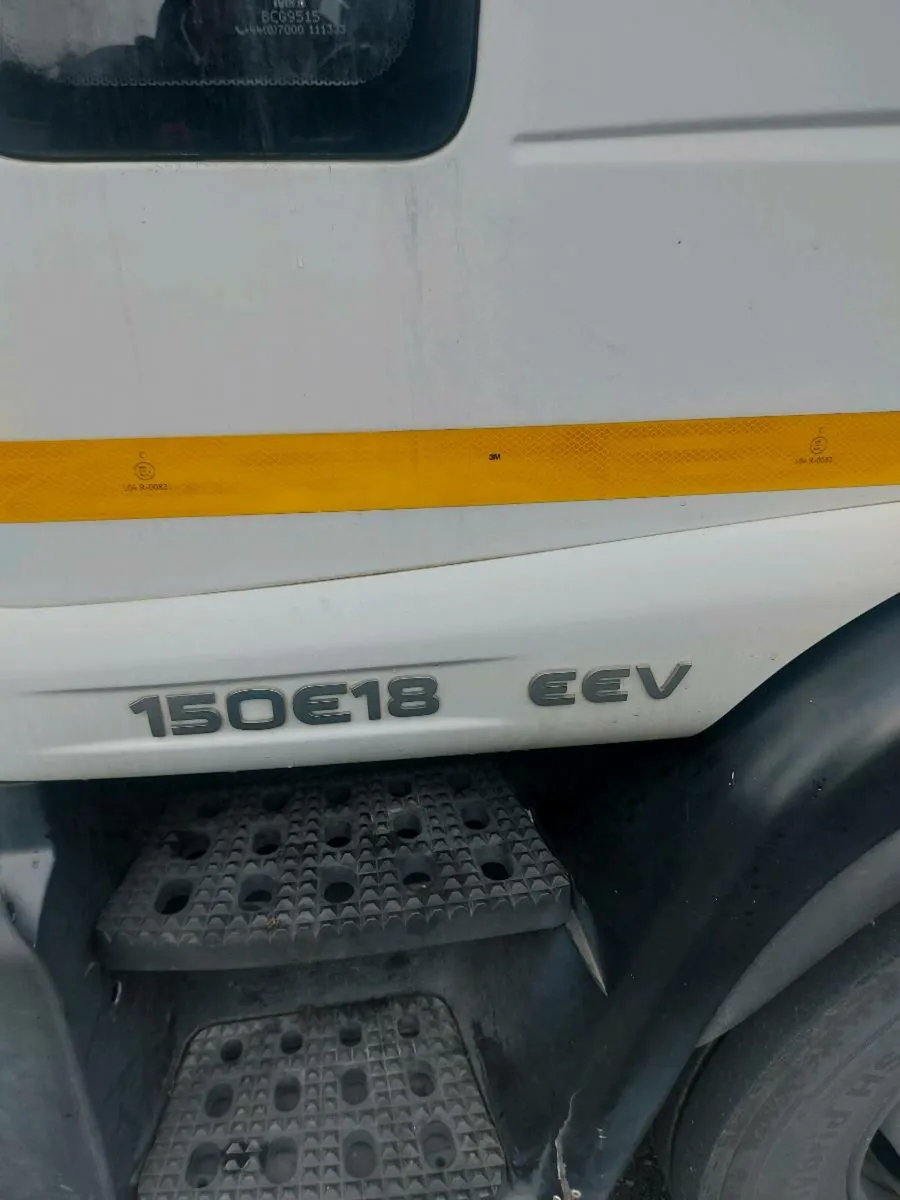 Iveco truck - Image 4