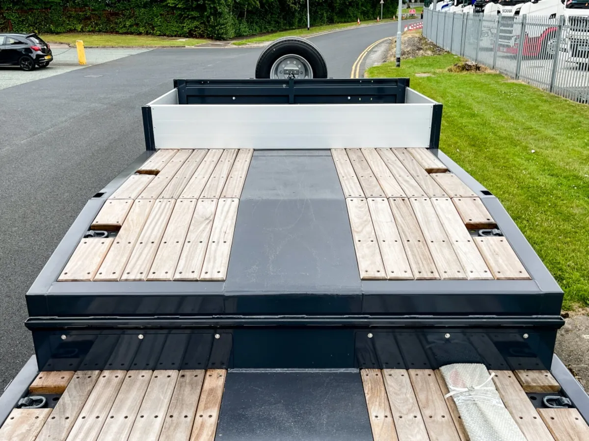 2025 KASSBOHRER 5 AXLE EXTENDER LOADER 9FT WIDE - Image 4