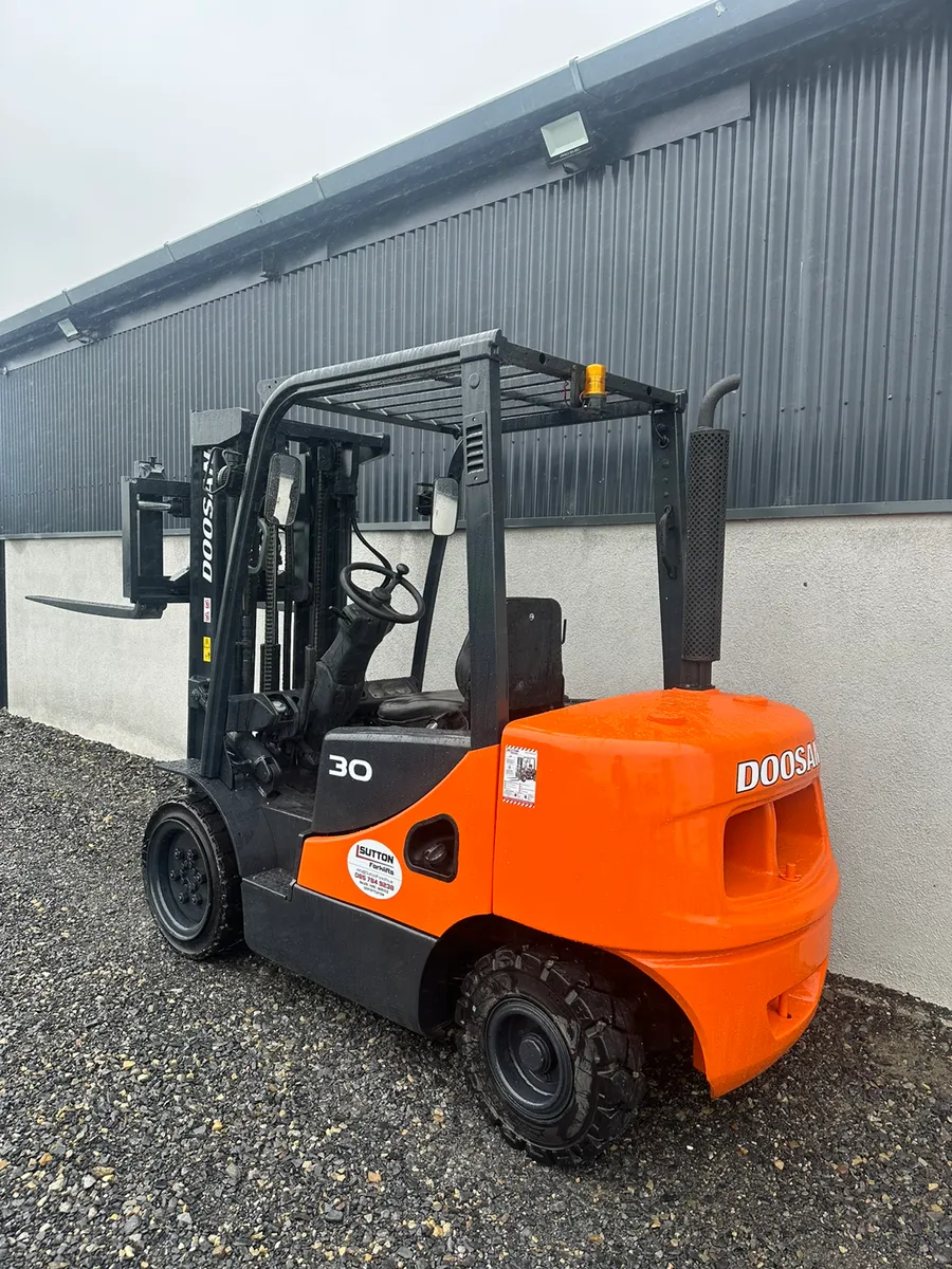 Doosan D30S-5 Forklift - Image 2