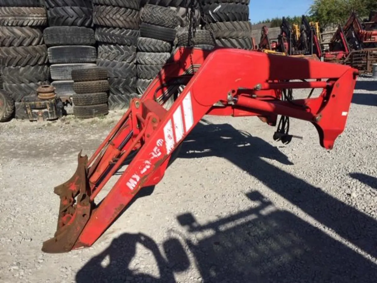 Chillton MX 40.85 Loader To Fit NH, MF, JD Etc. - Image 1