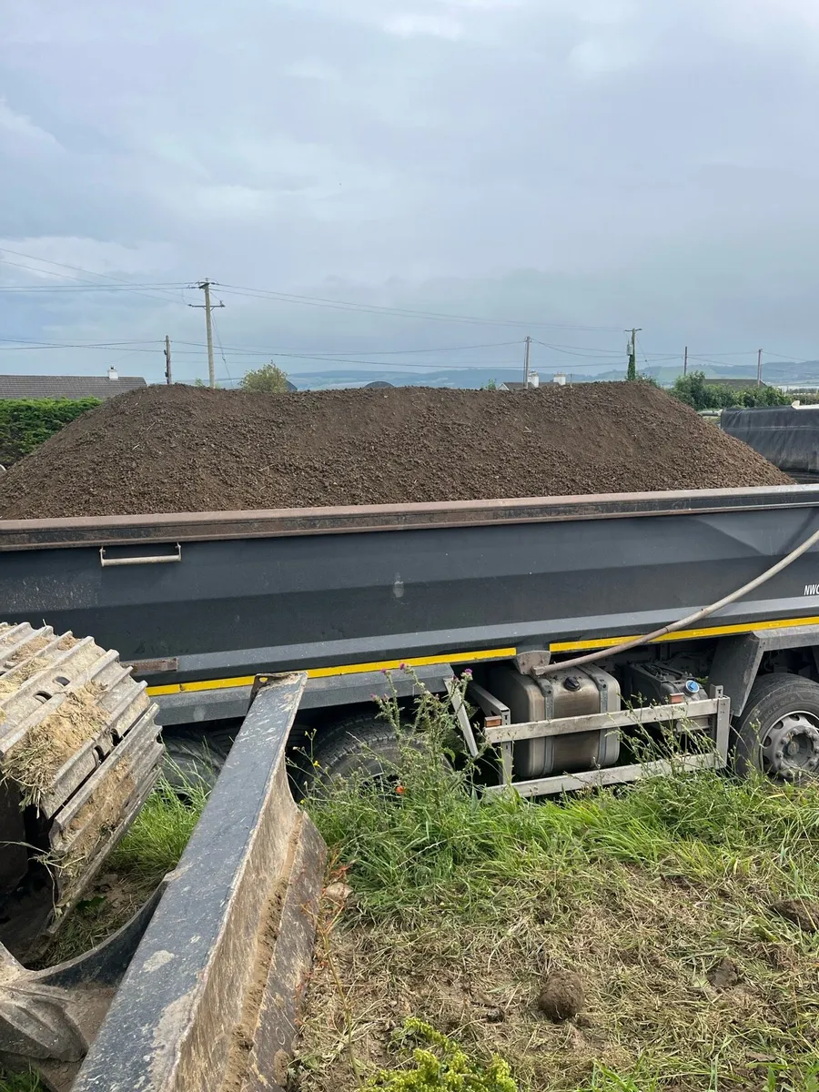 Dry Screened Topsoil - Image 3