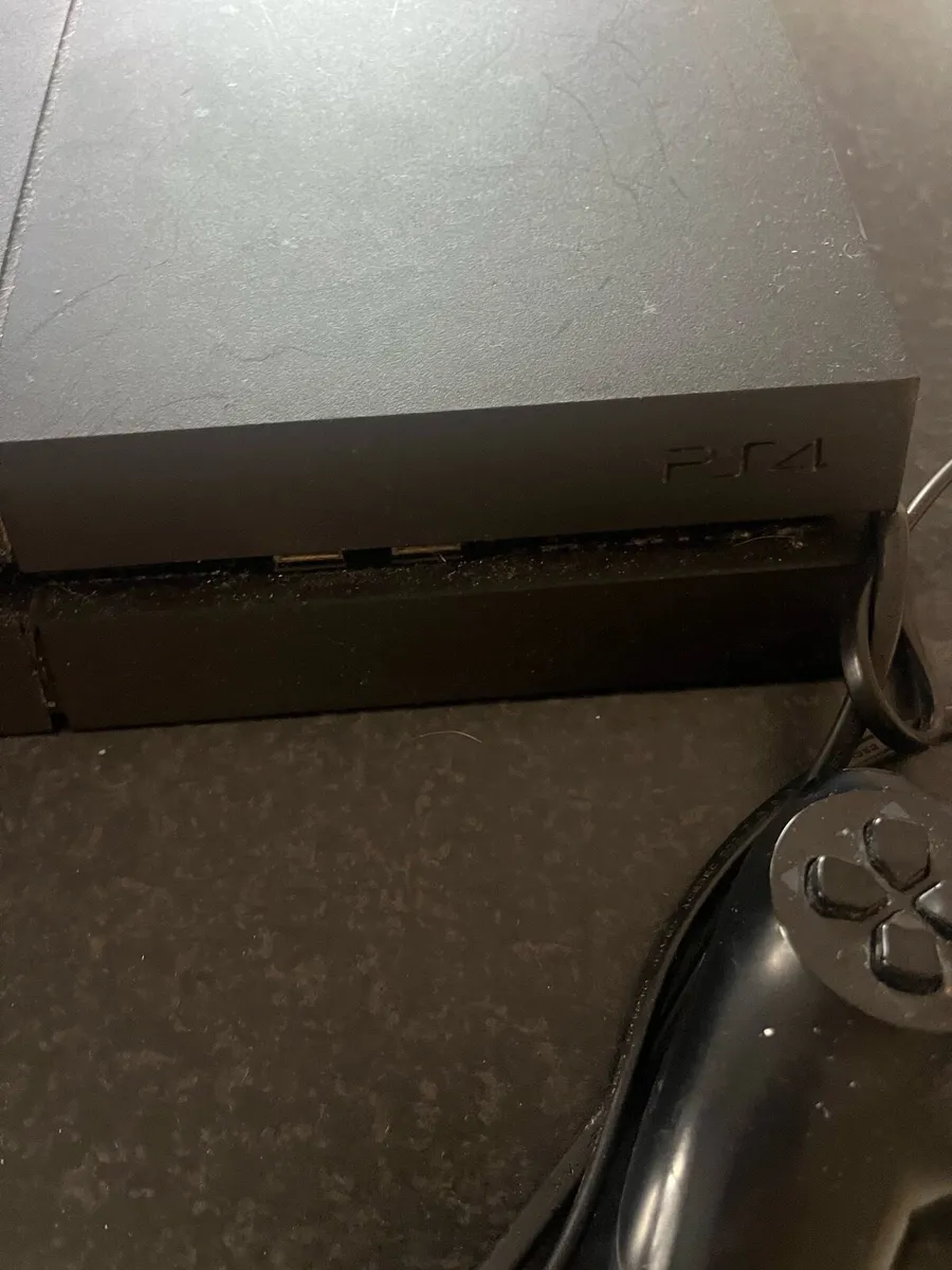 PS 4 - Image 1