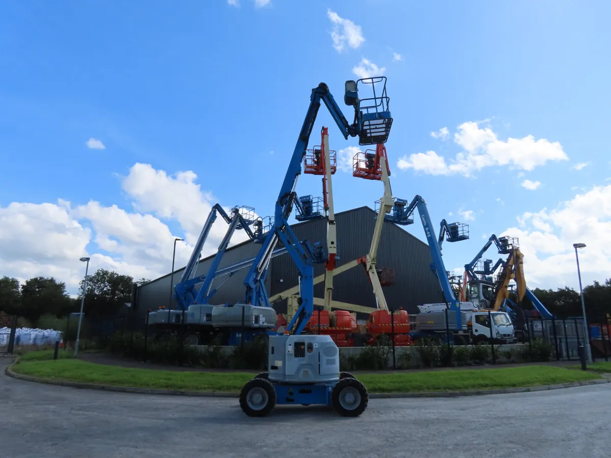 Genie Z34/22 Articulated Boom Lift - Image 3