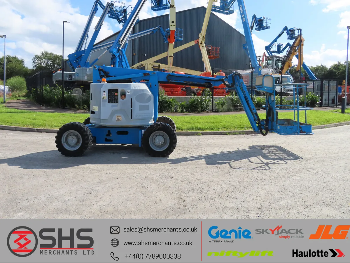 Genie Z34/22 Articulated Boom Lift - Image 1