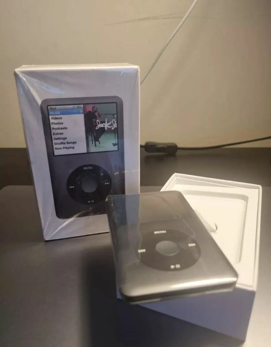 iPod classic 120gb（Apple iPod Classic, 120GB, (Model: A1238
