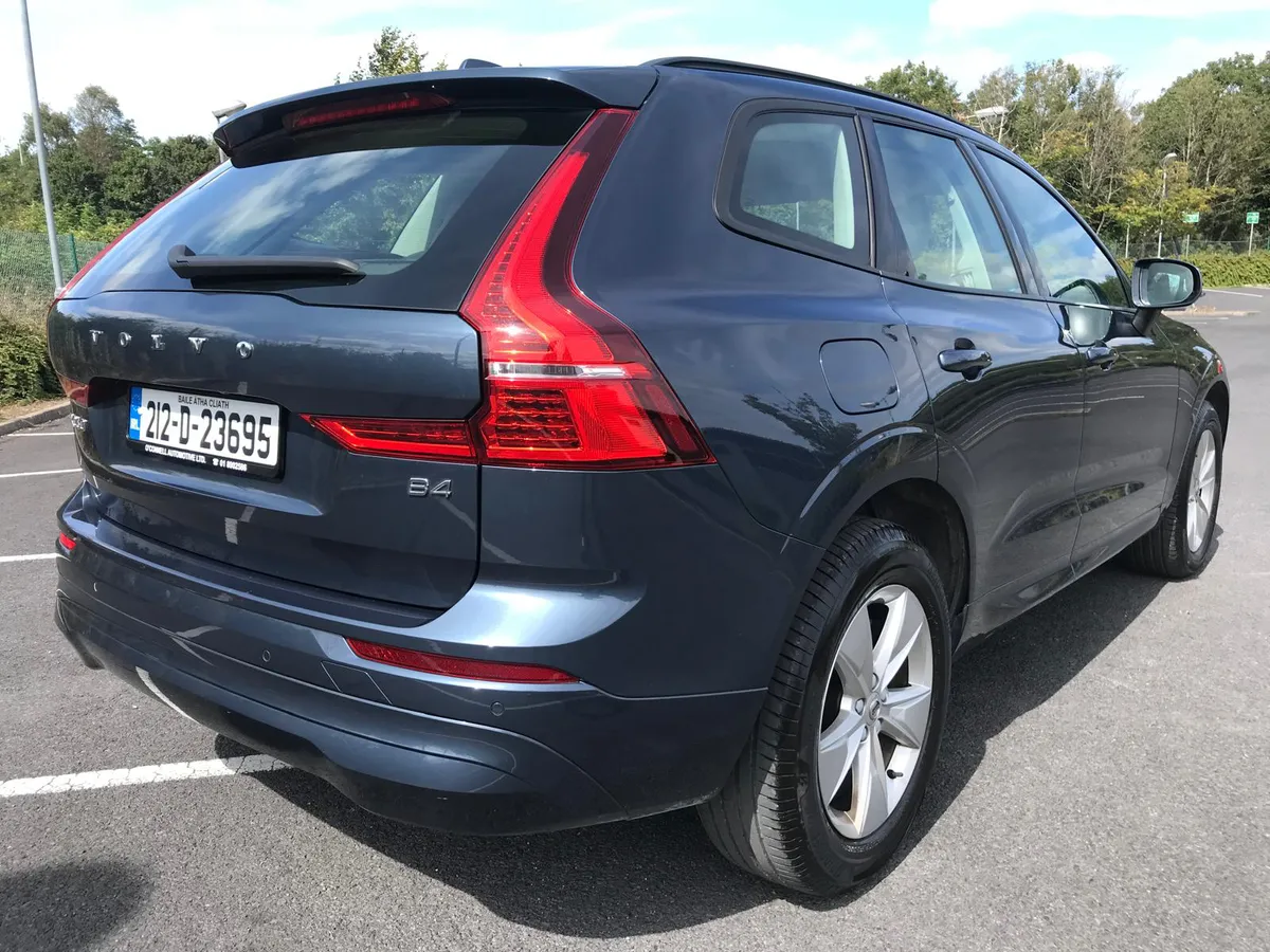 2021 VOLVO XC60 B4 MOMENTUM  AUTO - Image 4