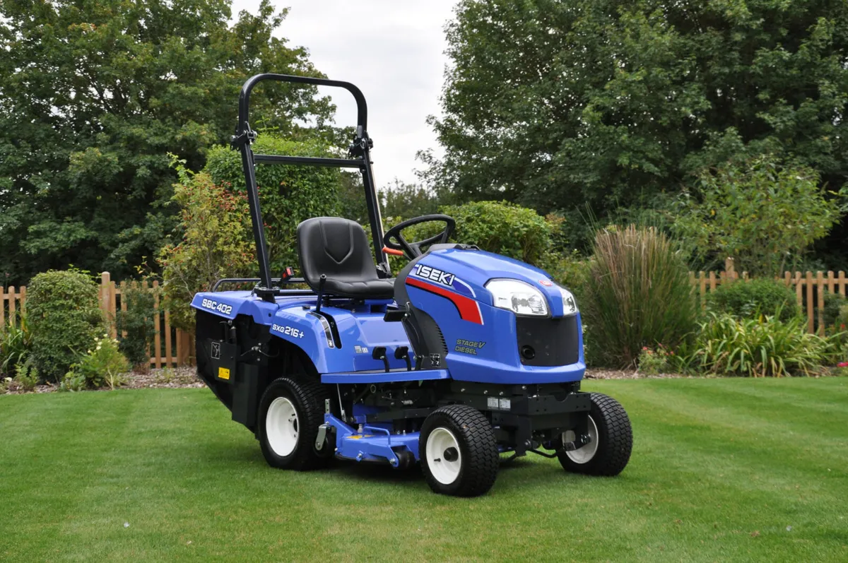 ISEKI SXG 216+ ride on mower - Image 3