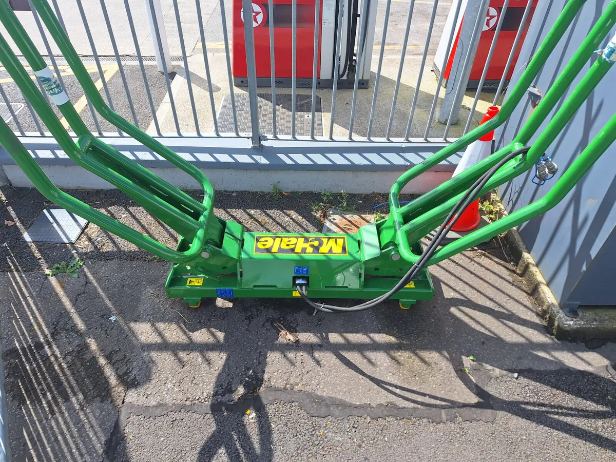 New McHale Baler Handler - Image 4