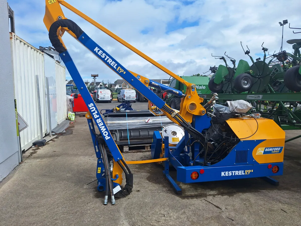 Bomford Kestrel 5.7m Hedge cutter - Image 1