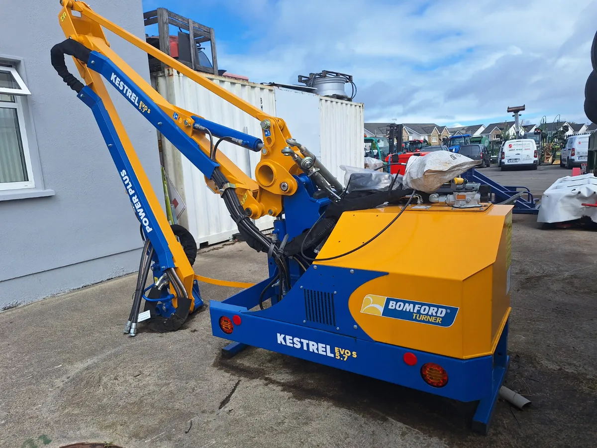 Bomford Kestrel 5.7m Hedge cutter - Image 2