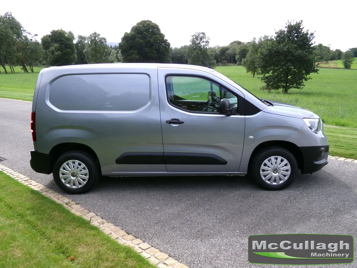 June 2021 Vauxhall Combo 2000 1.5 Diesel Edition - Image 2