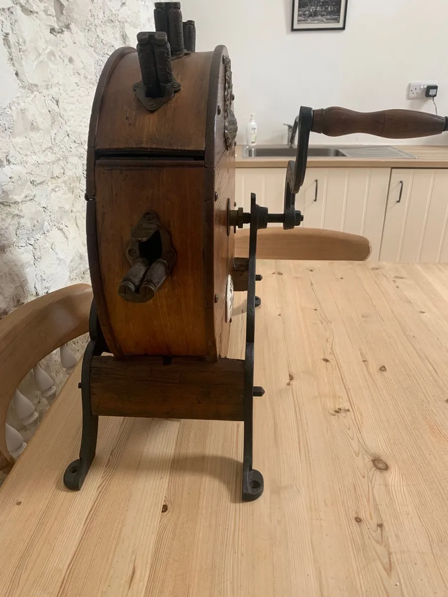 Kent Victorian knife cleaner - Image 2