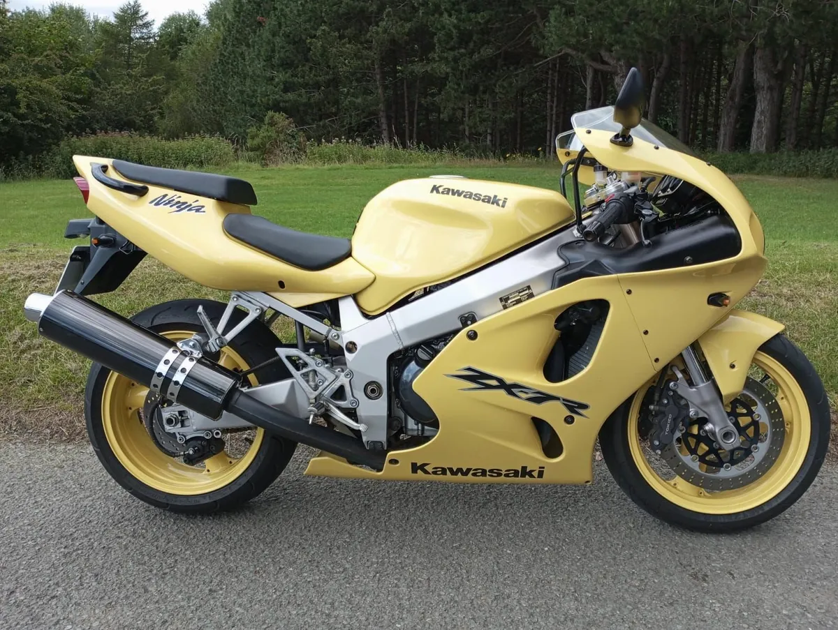 Kawasaki Zx7r 1996 - Image 1