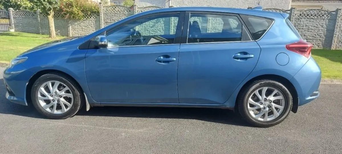 2016 Low Mileage Toyota Auris Luna 1.4 D4D - Image 4