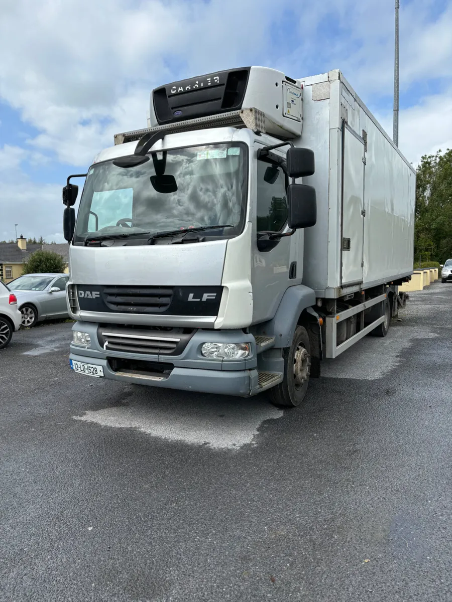 DAF LF refrigerated truck - Image 1