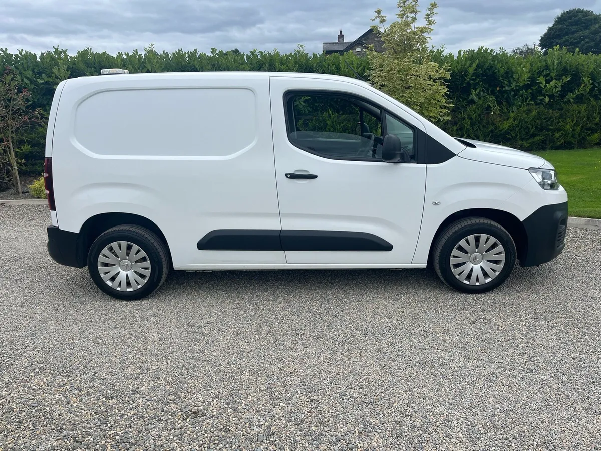 2020 CITROEN BERLINGO 1.5 BLUE HDI 3 SEAT NEW TEST - Image 2
