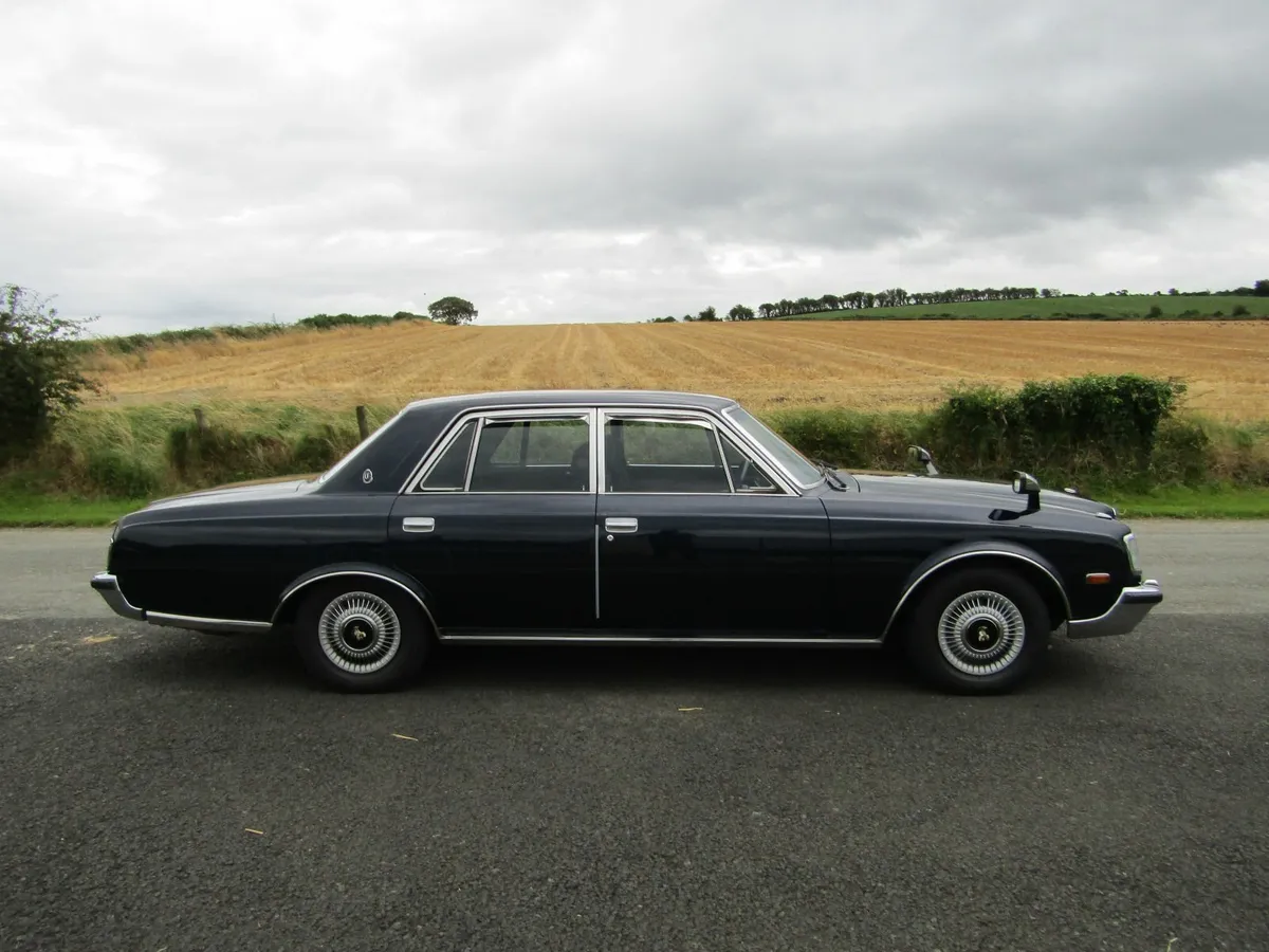 Toyota CENTURY 1990 - Image 3