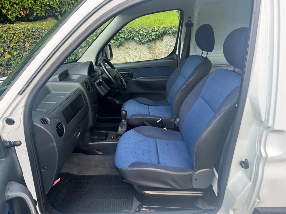 2005 Peugeot Partner  1.9D only 28,000 miles - Image 4