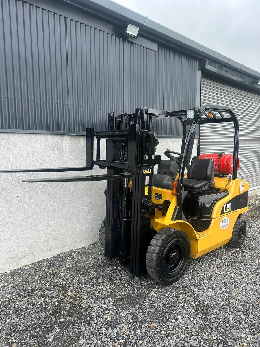 Caterpillar GP25N Forklift - Image 4