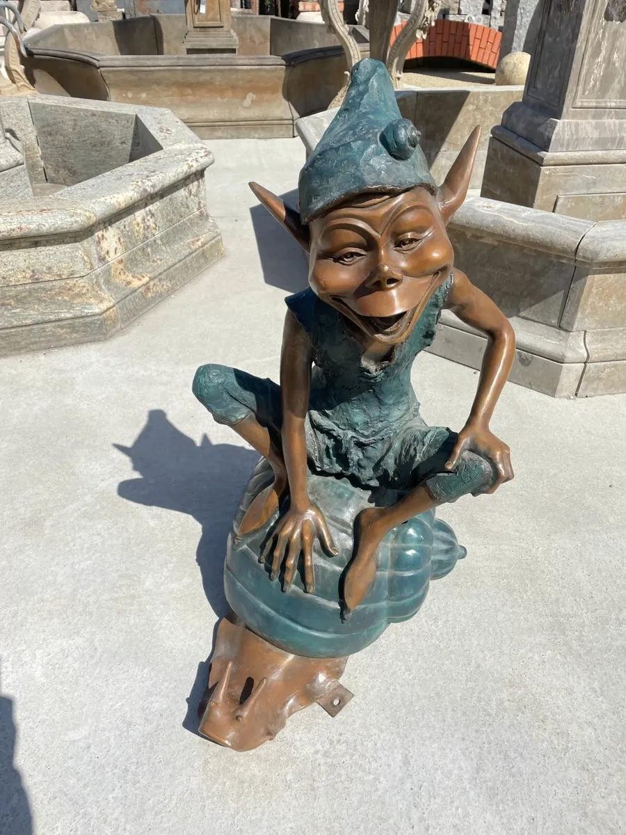 Bronze elf statue - Image 3