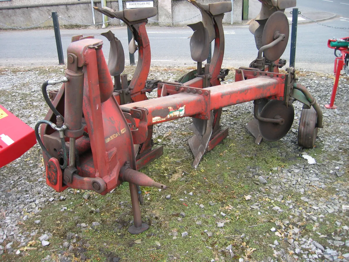 Used Kverneland 3 Furrow Reversible - Image 1