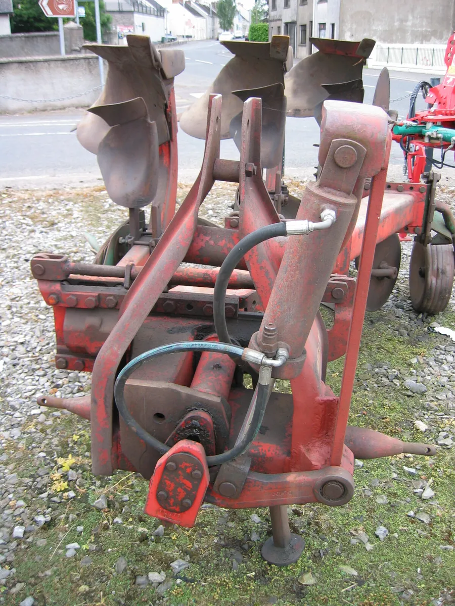 Used Kverneland 3 Furrow Reversible - Image 3