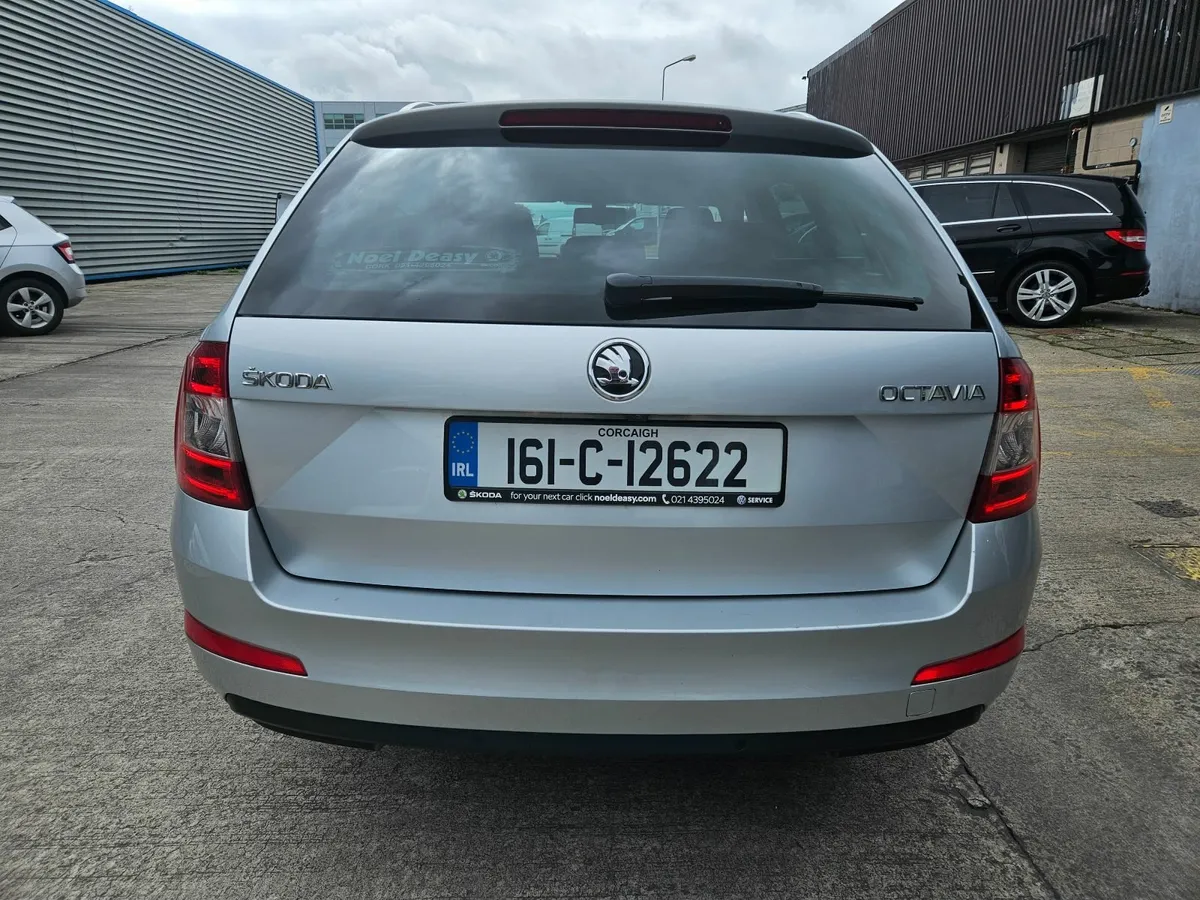 2016 Skoda Octavia Low Mileage - Image 4