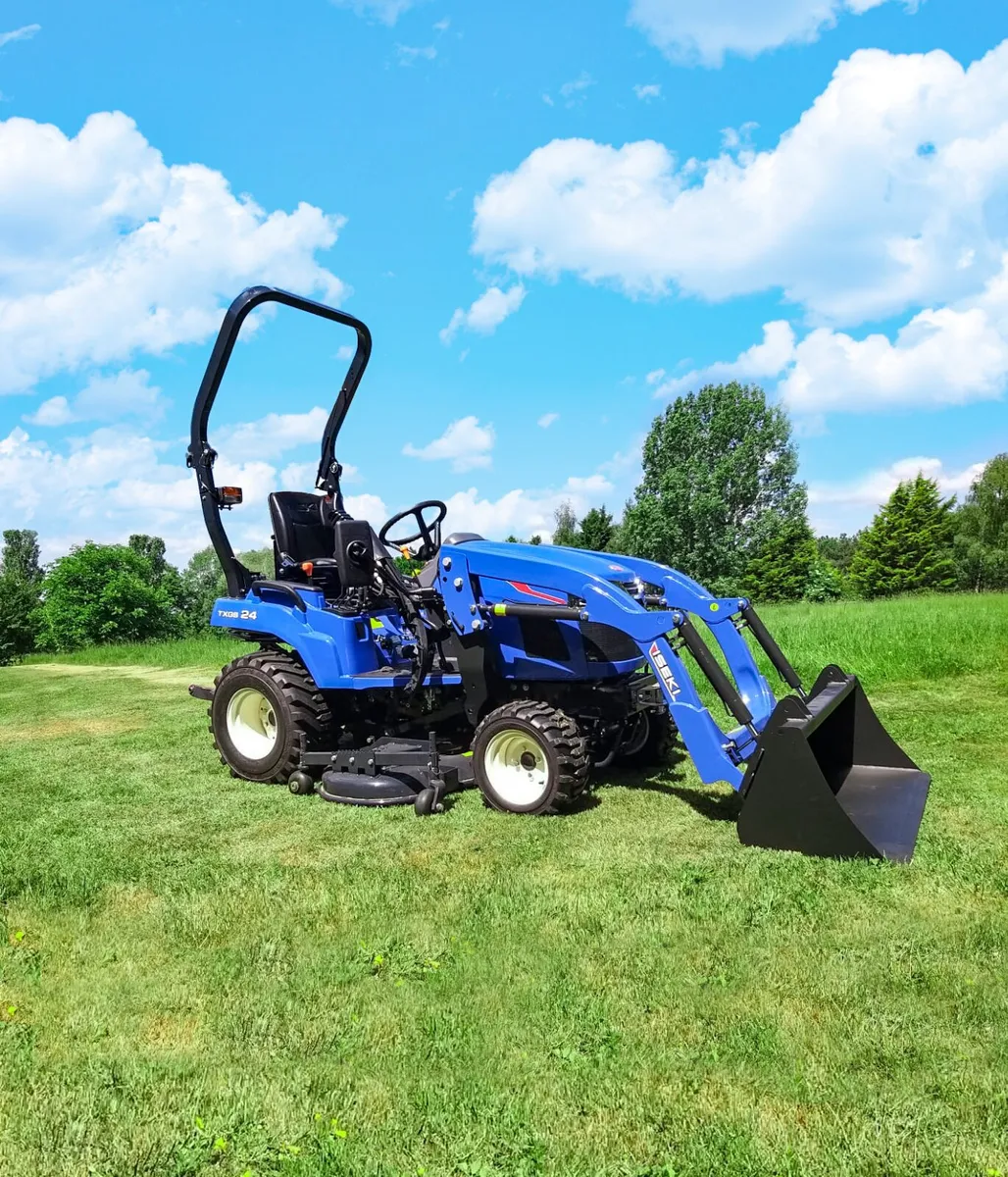 ISEKI TXGS24 Compact Tractor c/w Loader and Bucket - Image 1