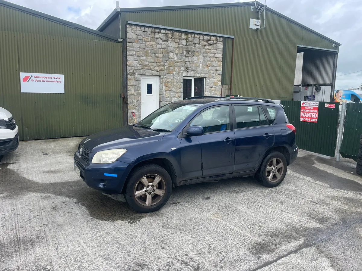 2008 Toyota rav 4 2.0 petrol 4x4 for dismantling