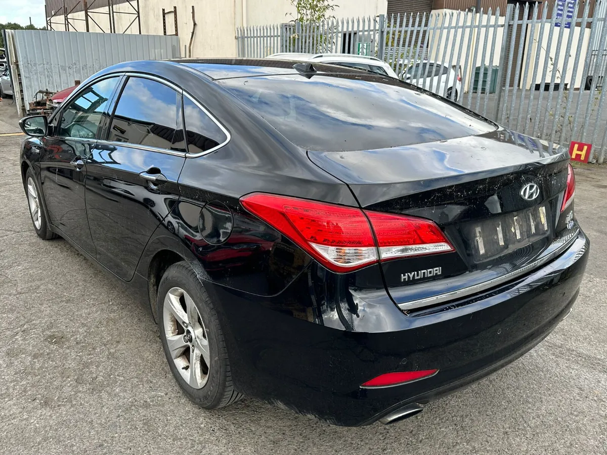 12 HYUNDAI I40  1.7 CRDI FOR BREAKING - Image 3