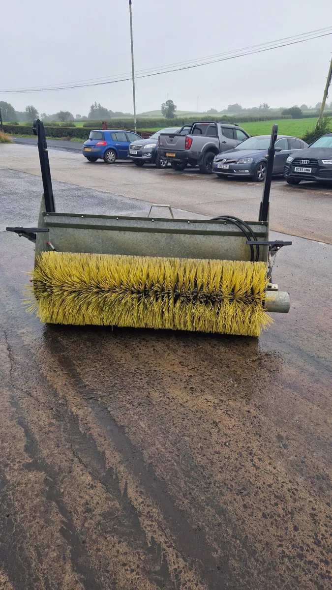 6ft Hydraulic Sweeper Brush - Image 3