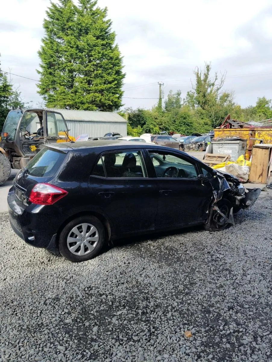 Breaking Toyota auris 2011 1.4d - Image 2