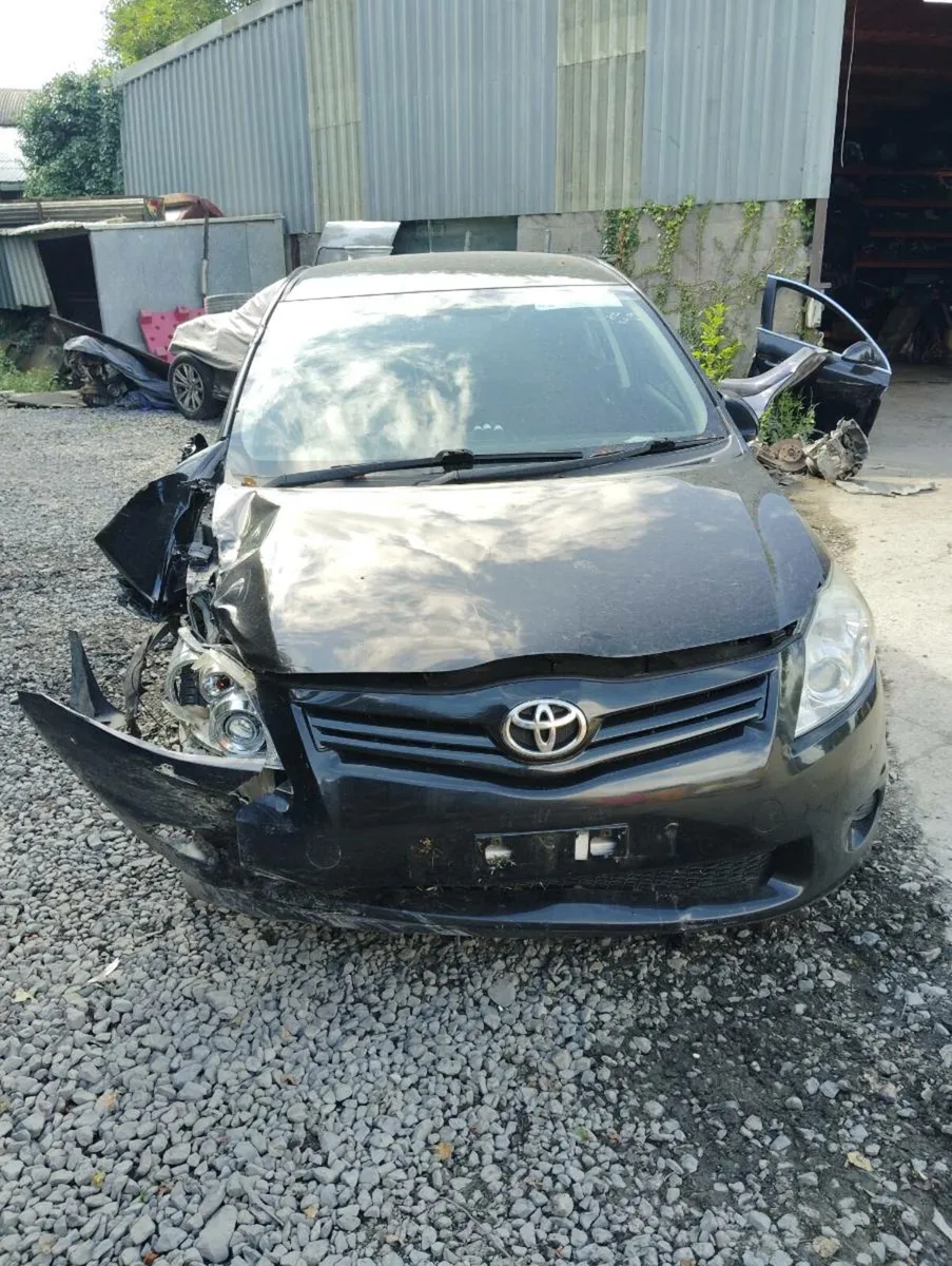 Breaking Toyota auris 2011 1.4d - Image 3