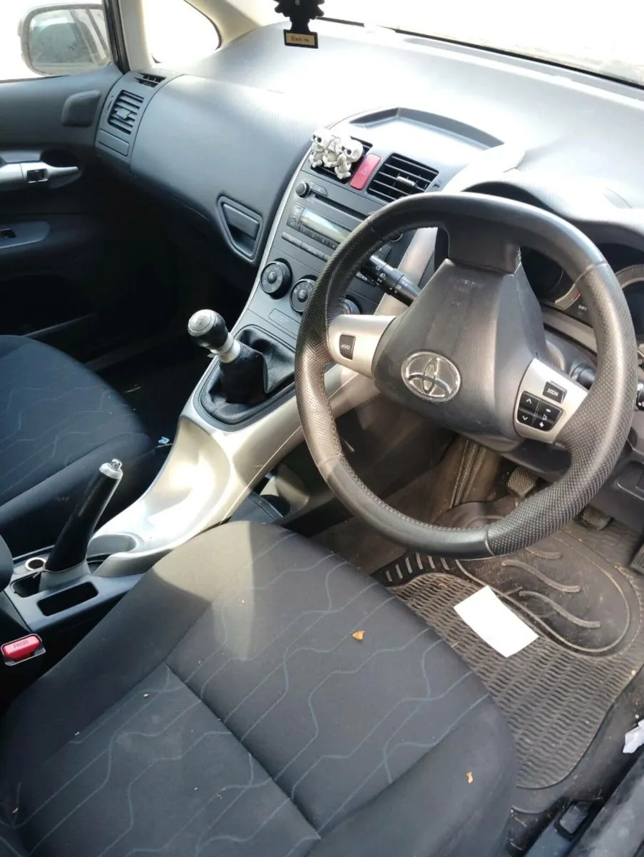 Breaking Toyota auris 2011 1.4d - Image 4