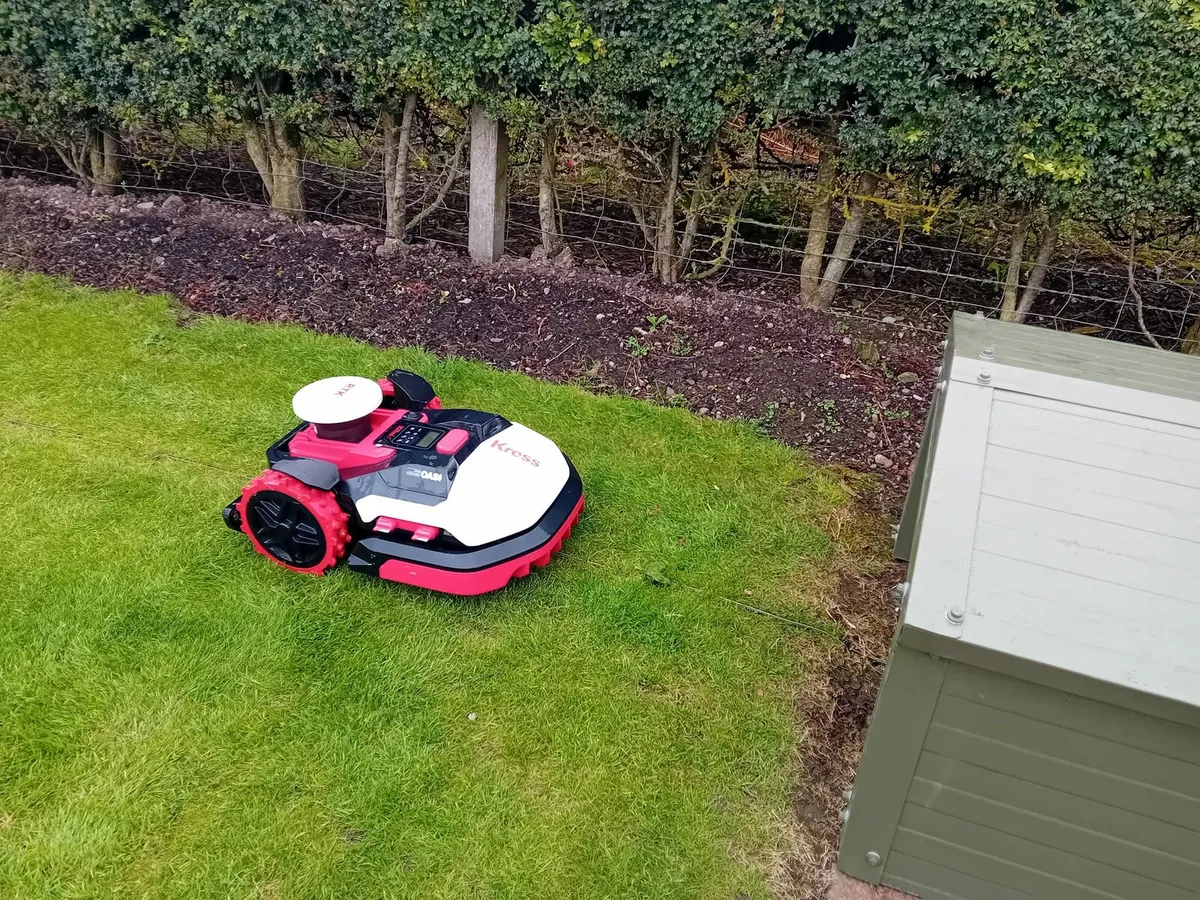 Robotic lawnmower shed/garage - Image 3