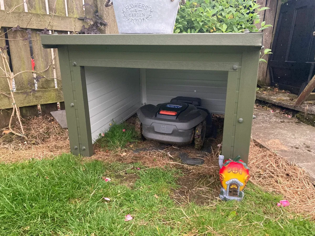 Robotic lawnmower shed/garage - Image 4