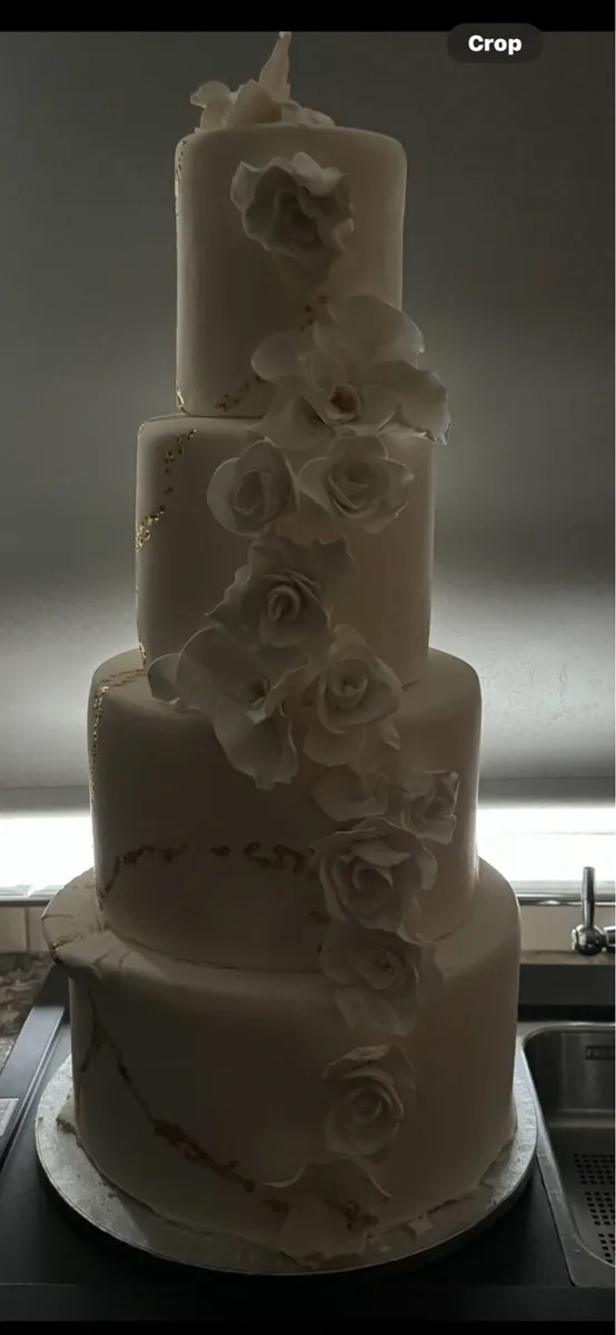 Fake Wedding Cake - Image 3