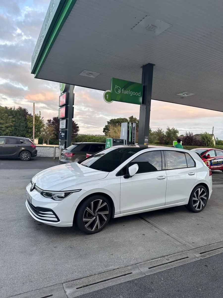 Volkswagen  eTSI Golf 2021 - Image 3