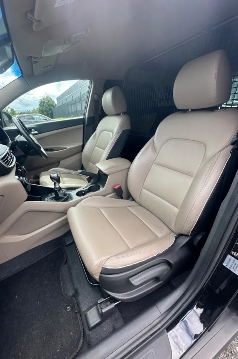 2020 Hyundai Tucson Commercial - Image 2