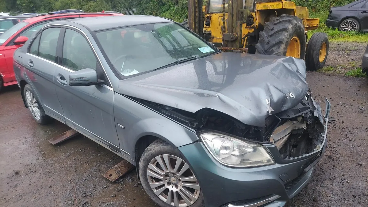 2012 merc c class for parts - Image 2
