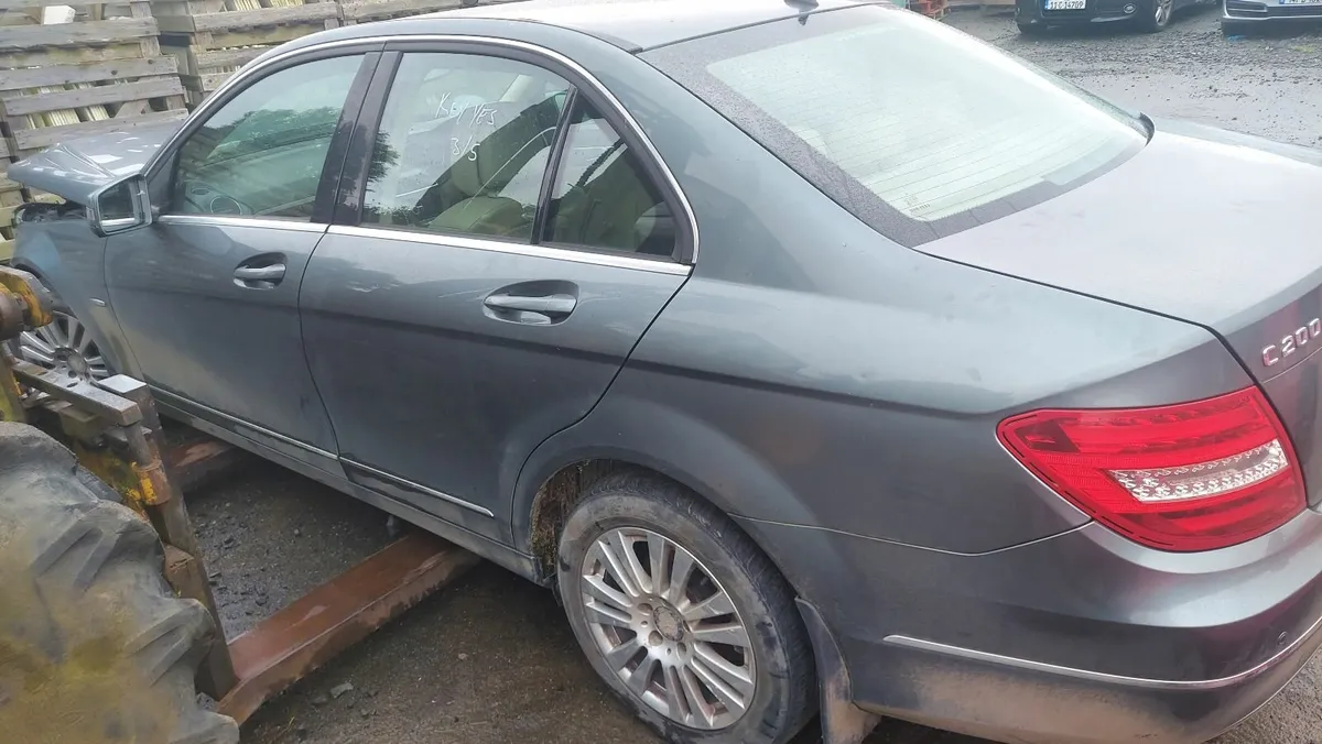 2012 merc c class for parts - Image 3
