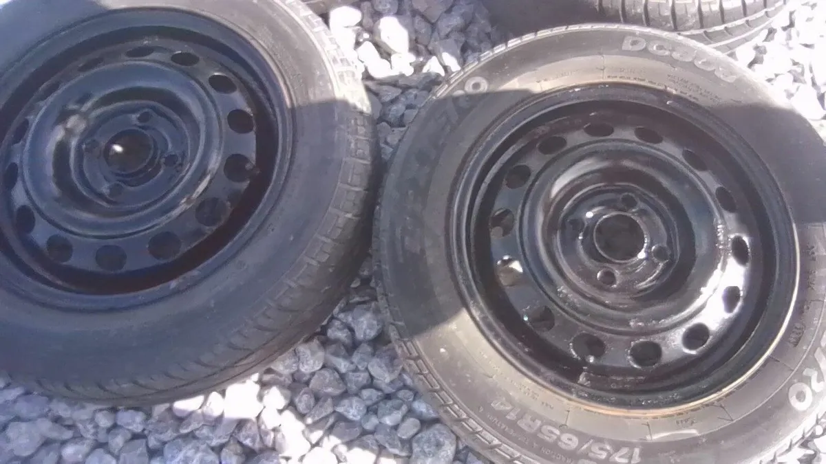 HONDA CIVIC 14 INCH WHEELS & EXHAUST - Image 2