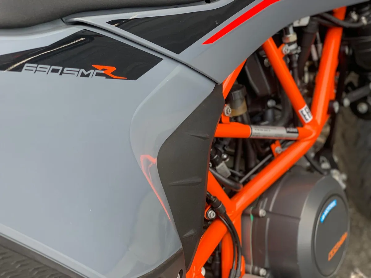 2021 KTM 690 SMCR - Image 4