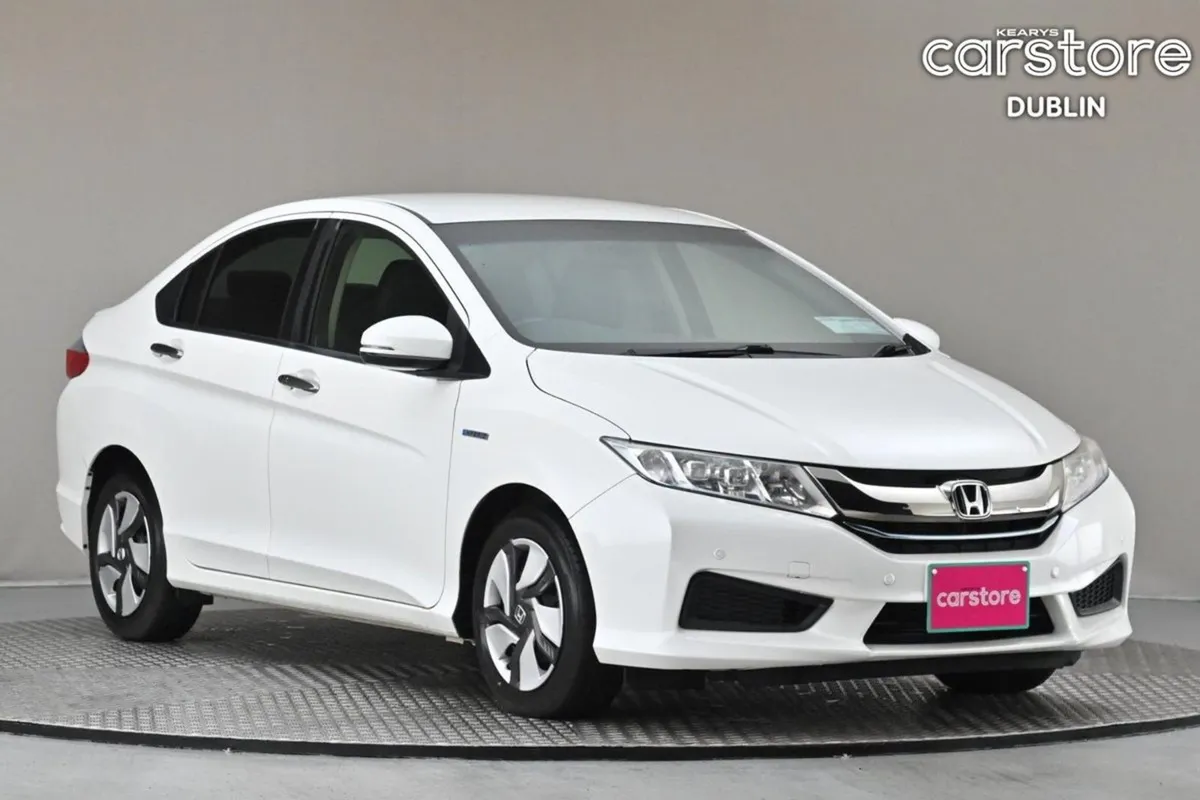 Honda Grace  half Leather reverse Cam front Park - Image 1