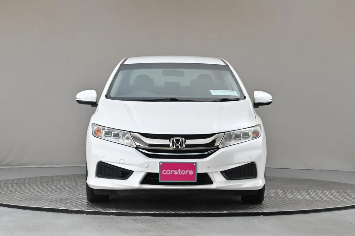 Honda Grace  half Leather reverse Cam front Park - Image 2