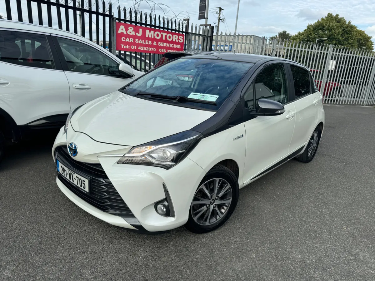 2020 Toyota Yaris 1.5 Hybrid - Image 2
