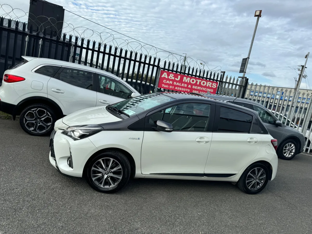 2020 Toyota Yaris 1.5 Hybrid - Image 3