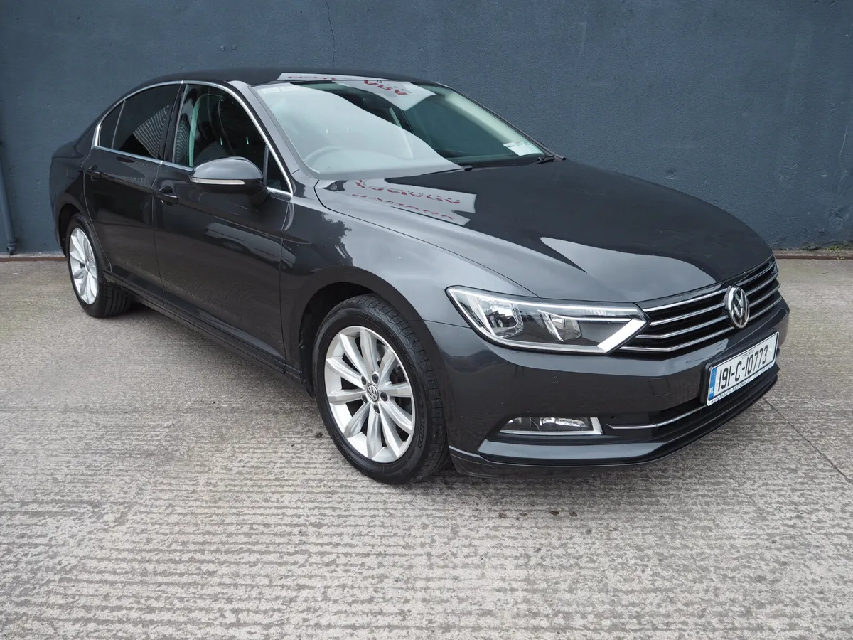 Volkswagen Passat Comfortline Nav Exceptional! - Image 3